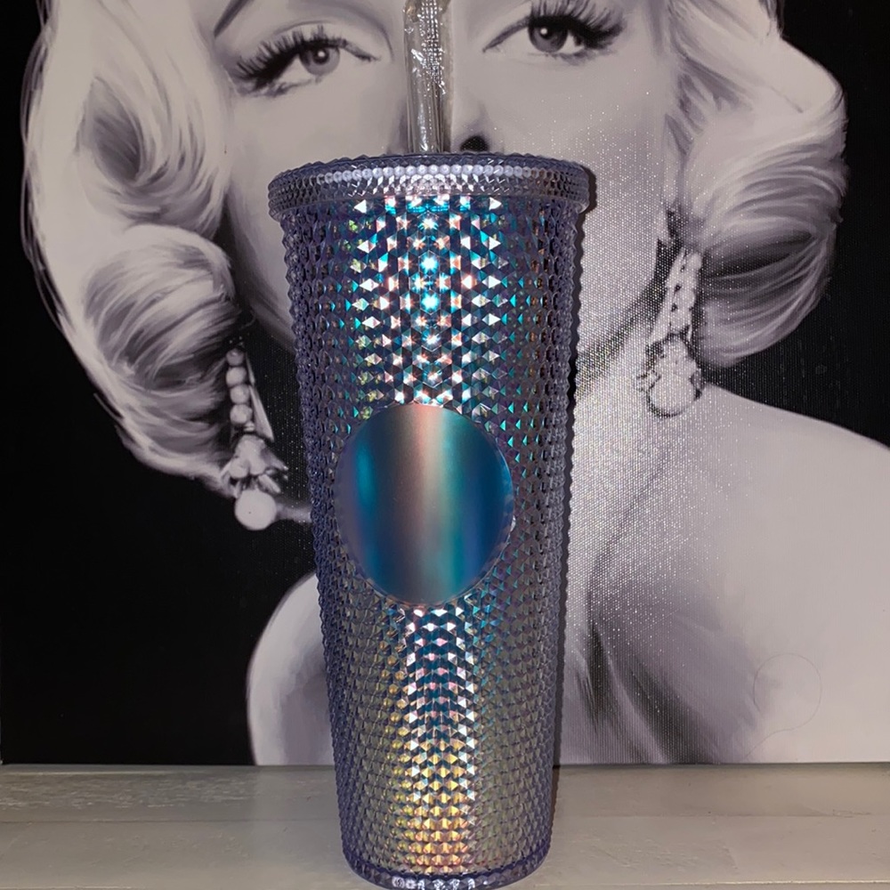 Geometric Tumbler cup with straw
